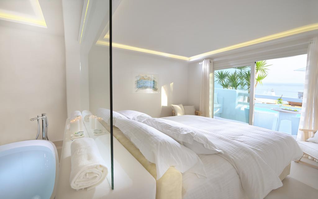 Suite Elegant con Piscina Privata e Vista Mare